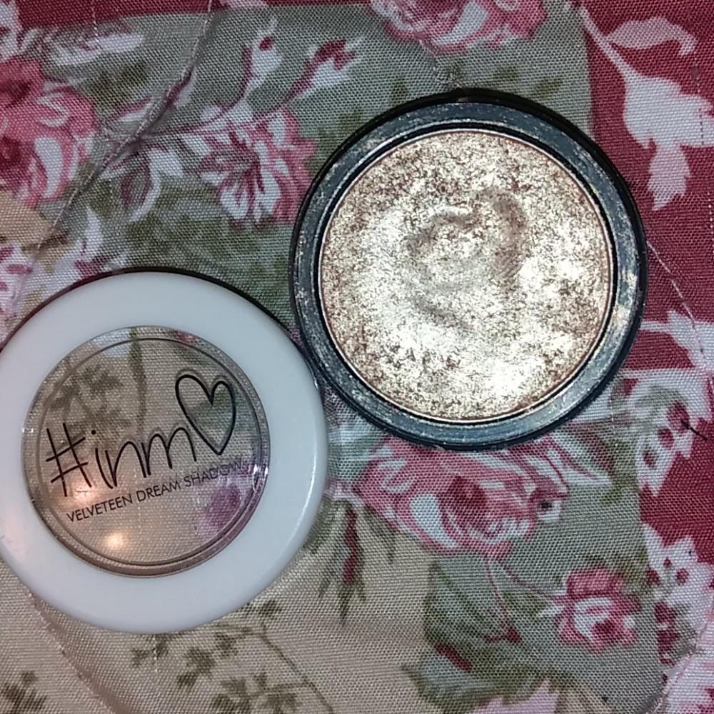 Eyeshadow - Picture 3 of 3